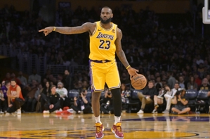 Skip lập tức tweet chúc mừng James: Chúc mừng LeBron đã ghi được 40.000 điểm!