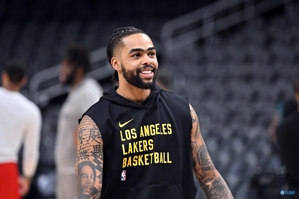 Russell ghi ít nhất 40+5+5+9 ba điểm trong một trận đấu, là người thứ hai trong lịch sử Lakers