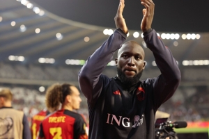 Toàn thị trường: Hợp đồng của Lukaku không có điều khoản mua đứt, và Roma có thể phải cố gắng gia hạn hợp đồng nếu muốn ở lại.