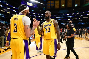 Crawford: Nếu Lakers vẫn nghĩ James là cầu thủ xuất sắc nhất, tốt nhất họ nên đổi anh ấy