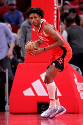 Amen Thompson ghi ít nhất 25 điểm và 15 rebound trong một trận đấu, trở thành tân binh đầu tiên của Rockets kể từ Yao Ming