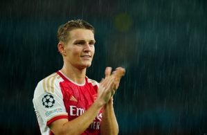 Odegaard đã ghi 21 bàn ở Premier League mùa giải trước, nhiều nhất bởi một tiền vệ ở Premier League trong cùng thời gian