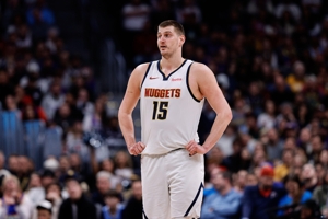 Khá thỏa đáng! Jokic ghi được 25 điểm, 16 rebound và 5 kiến ​​​​tạo khi bắn 8/18.