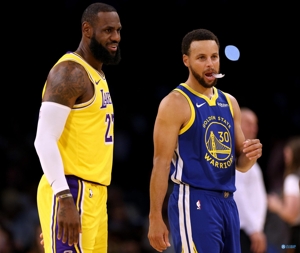 Hôm nay không còn bập bênh nữa! Warriors thua Spurs và kém Lakers một trận để giữ vững vị trí thứ mười