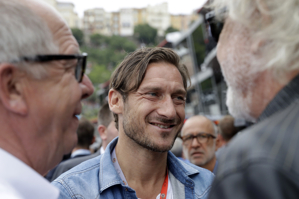 Totti: Những nhận xét trước đó không nhằm vào Dybala. Chúng tôi muốn cảm ơn Mourinho vì đã đến làm HLV ở Rome.