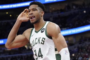 Tác động MVP + nhân đôi đội đầu tiên? Antetokounmpo đã chơi 65 trận trong mùa giải thường lệ và đủ điều kiện để tranh các giải thưởng cá nhân.