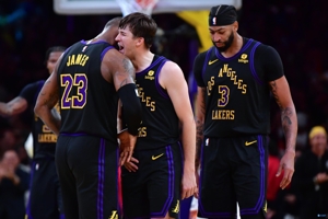 Truyền thông Mỹ: Tính đến thời điểm hiện tại của mùa giải này, Lakers đã thực hiện nhiều hơn đối thủ 420 quả ném phạt, nhiều nhất giải đấu!